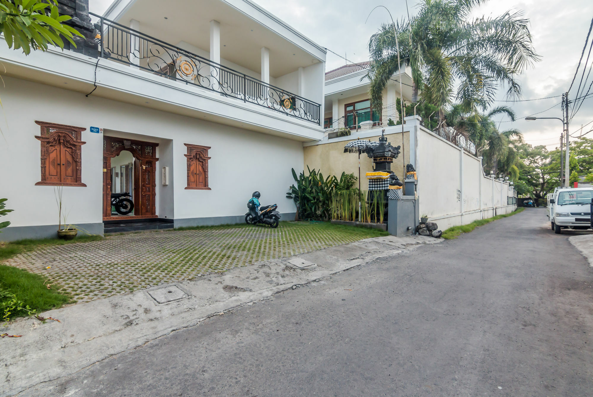 Zen Rooms Denpasar Mertasari Exterior foto
